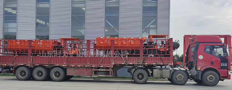 兩臺(tái)載重10噸礦用四不像車發(fā)貨湖北襄陽某礦