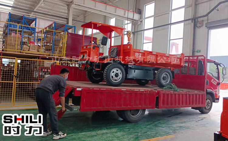 時力載重5噸純電動礦用四輪車發(fā)貨甘肅某礦